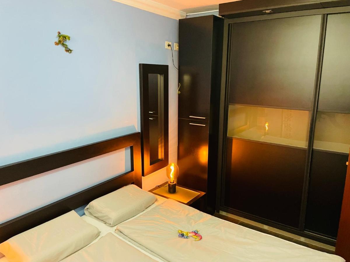 Lizards Lounge - Tanife Apartment Beim Yumbo Πλάγια ντελ Ινγκλές Εξωτερικό φωτογραφία